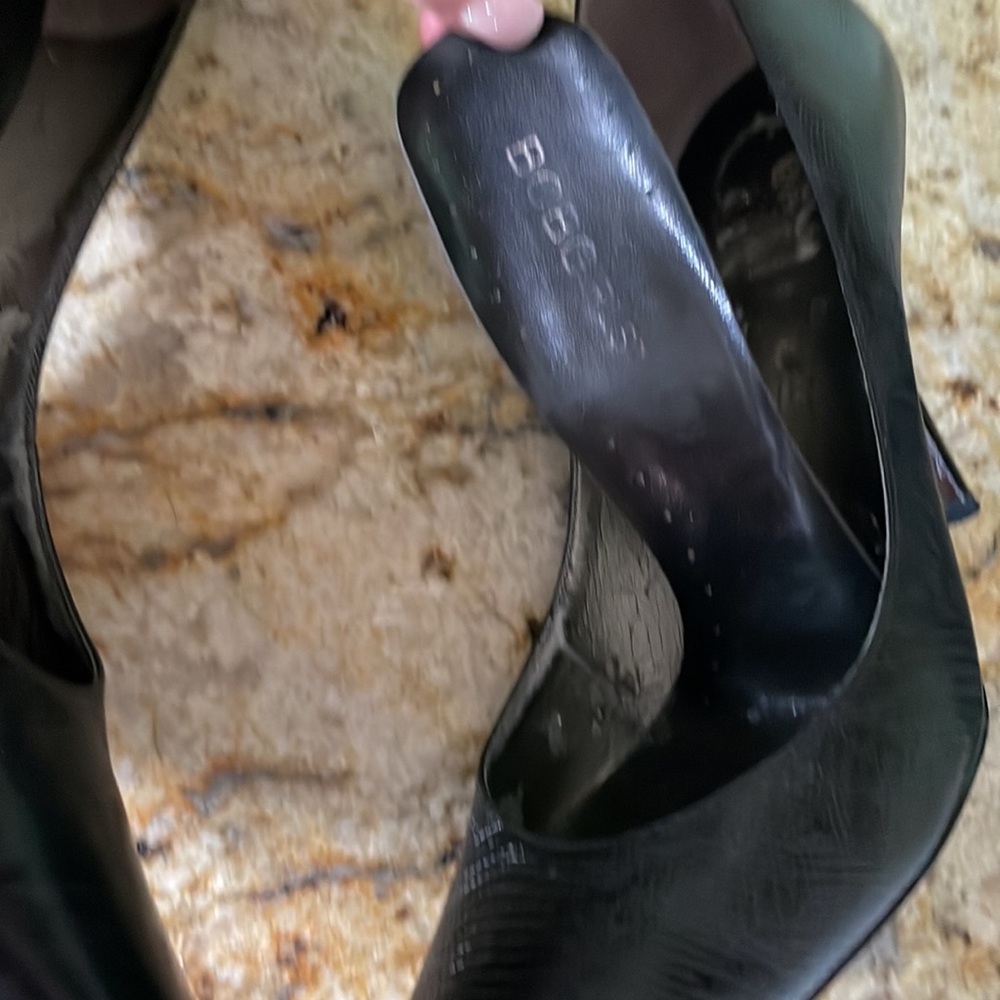 BCBGirls Size 8 Pointy Black Heels - Picture 11 of 11